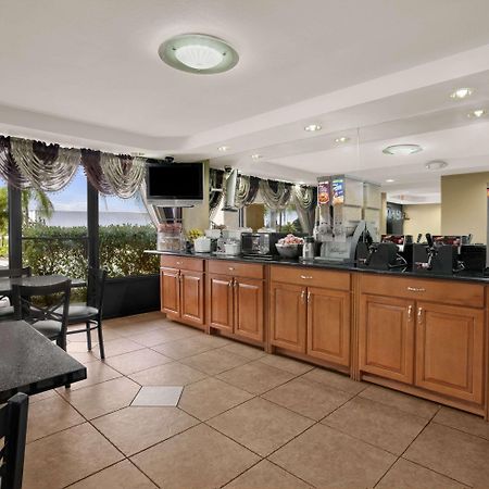 Super 8 By Wyndham Fort Myers Luaran gambar