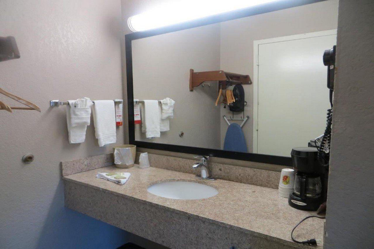 Super 8 By Wyndham Fort Myers Luaran gambar