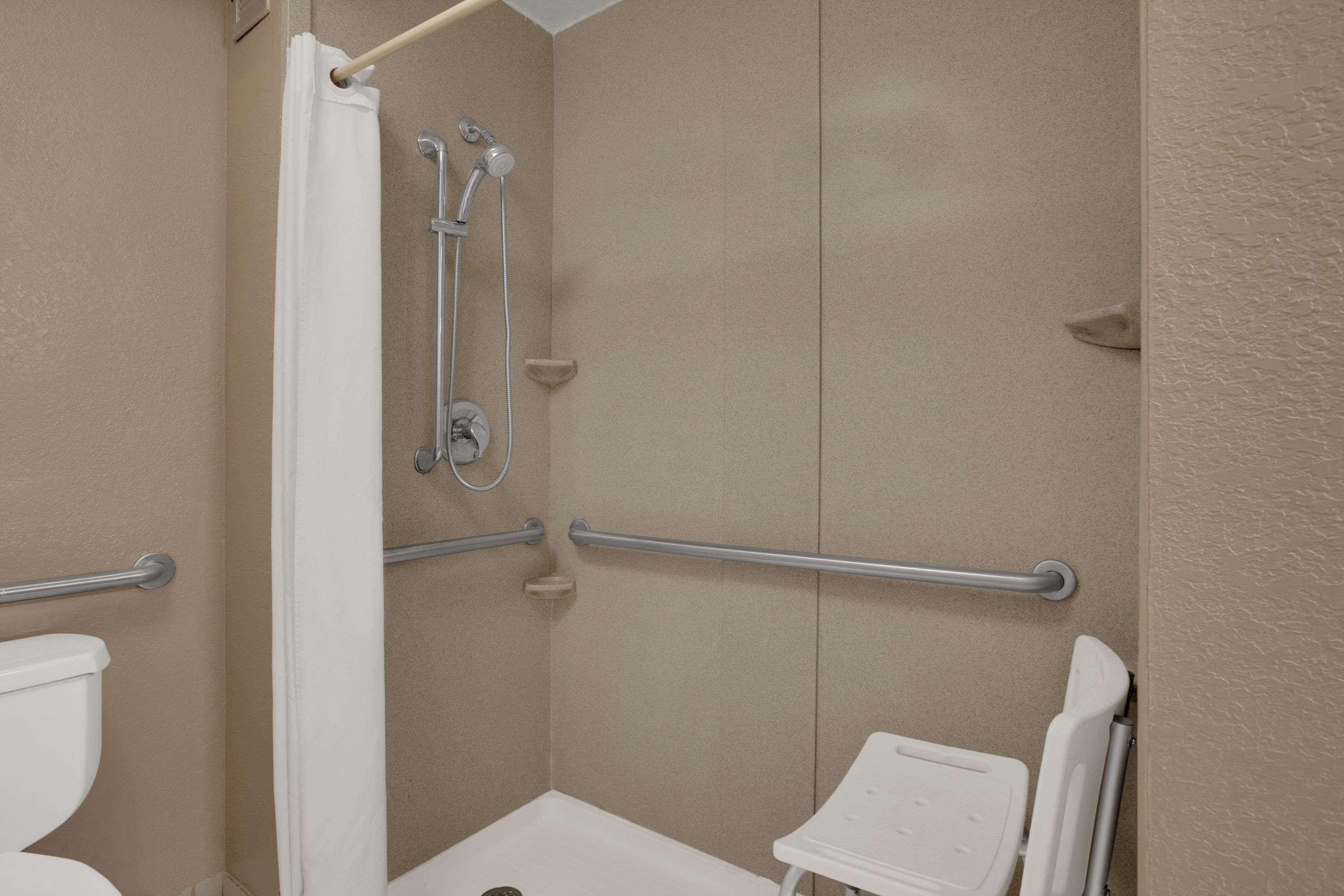 Super 8 By Wyndham Fort Myers Luaran gambar