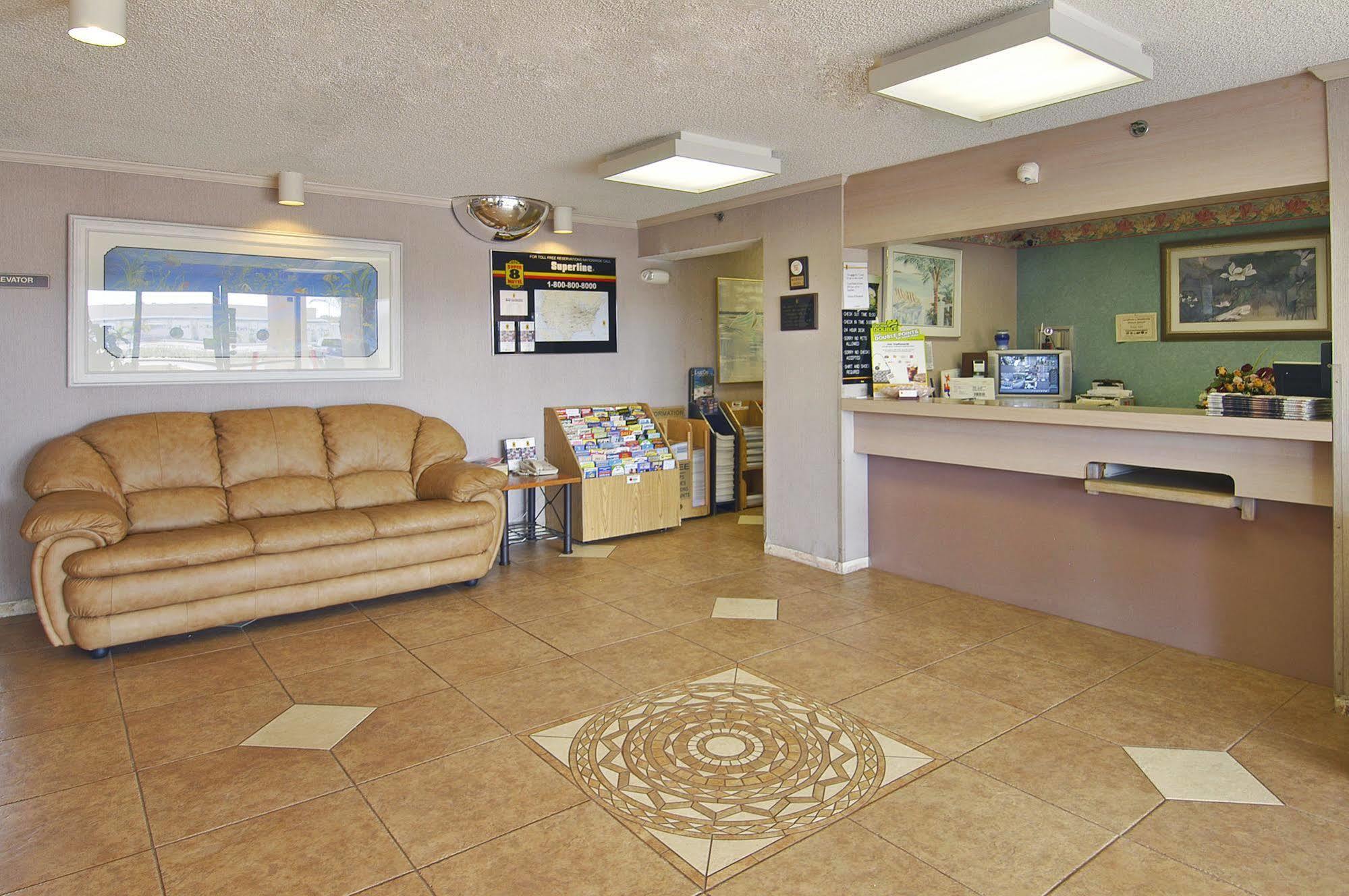 Super 8 By Wyndham Fort Myers Luaran gambar
