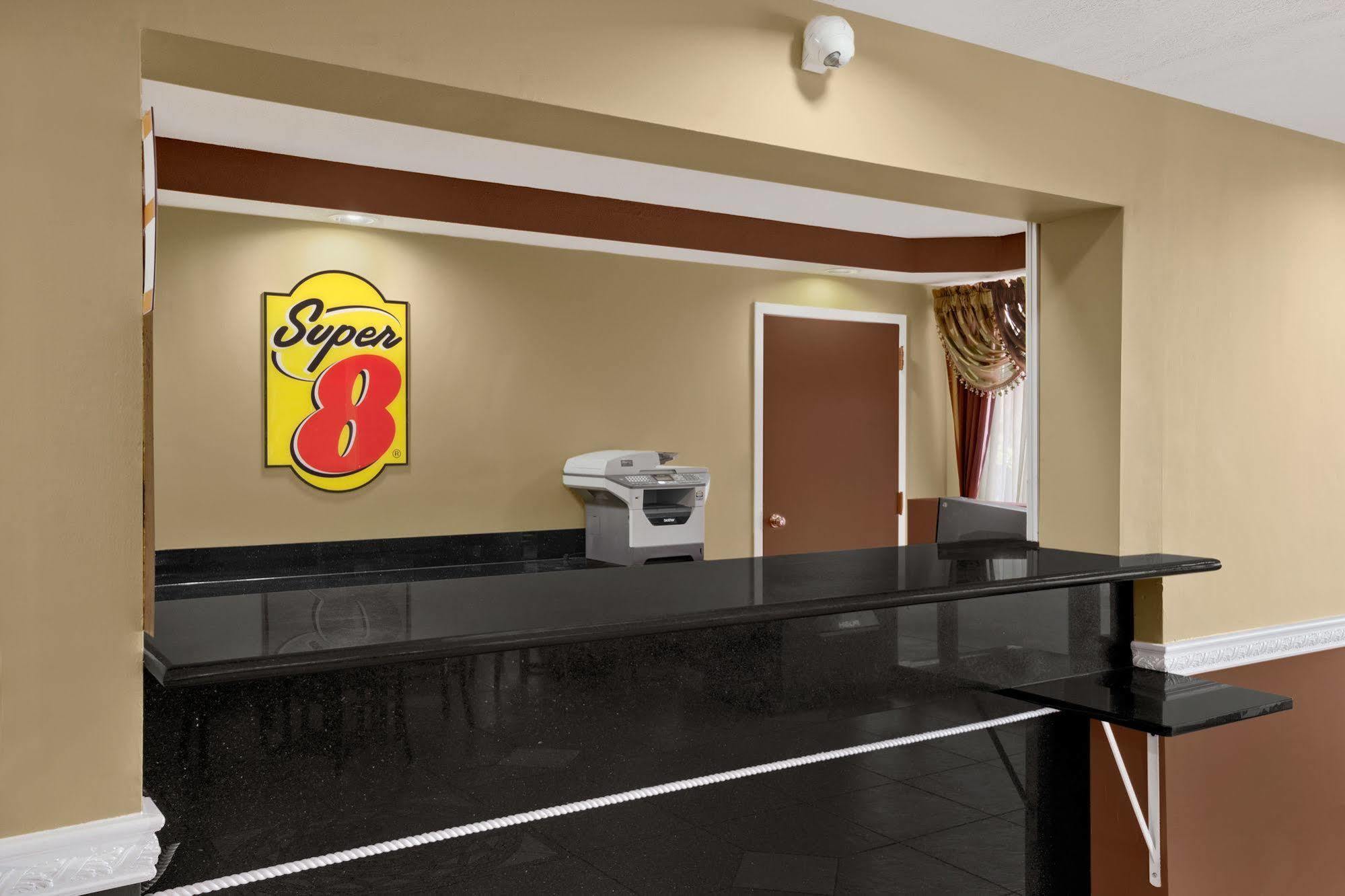 Super 8 By Wyndham Fort Myers Luaran gambar