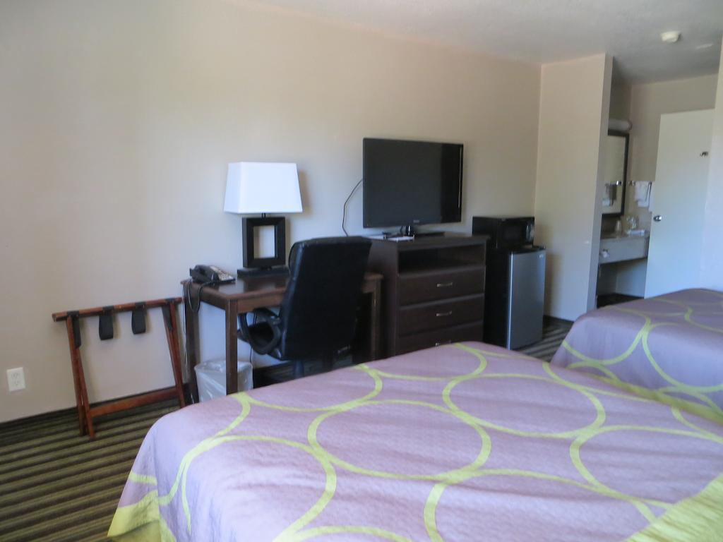 Super 8 By Wyndham Fort Myers Luaran gambar